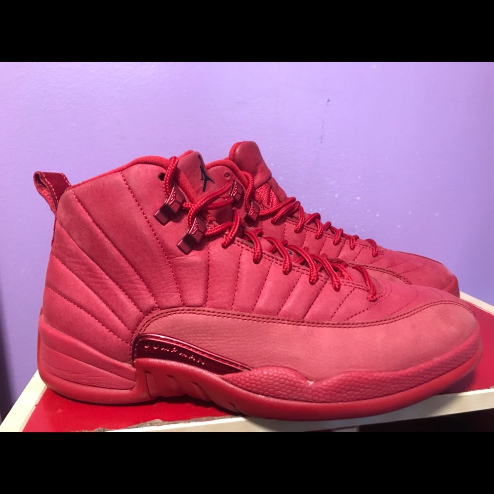 🔥 AUTHENTIC 🔥 RED JORDAN 12 PREOWNED GREAT CONDITION NO BOX GOOD DEAL